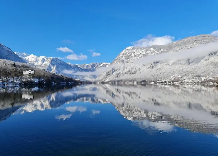 Lägenhet River View Irena